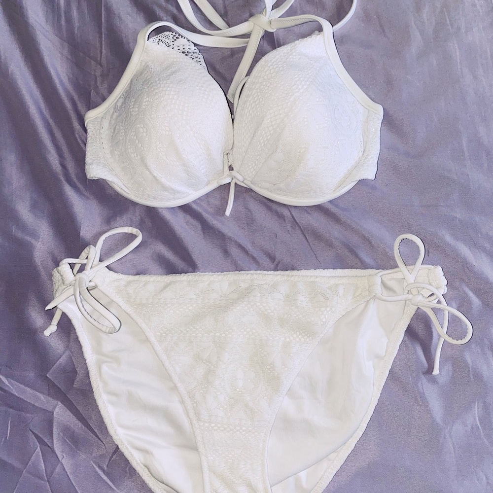 Victoria’s Secret Bikini Set